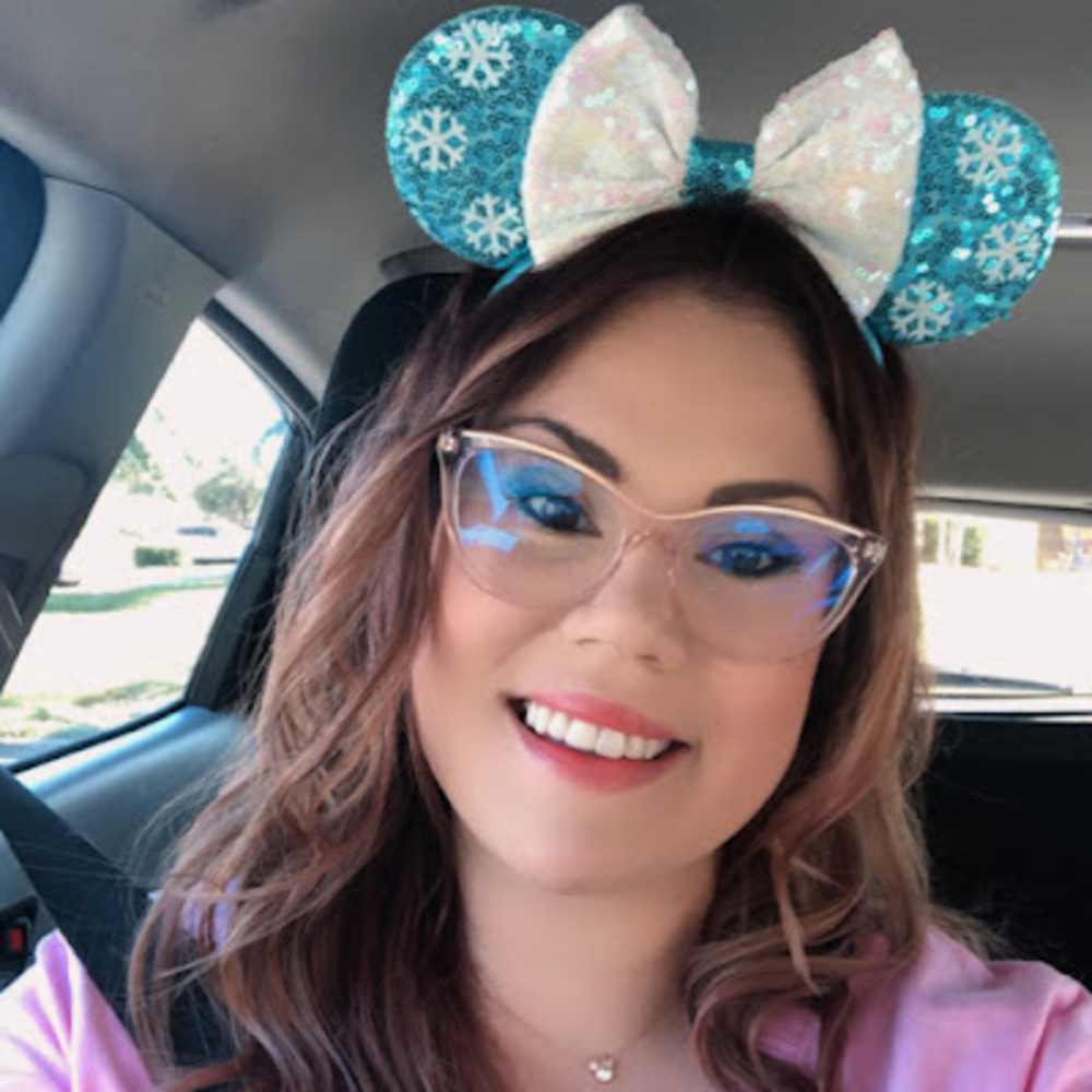 Meet your Posher, Cassandra